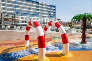 L'Azure Hotel