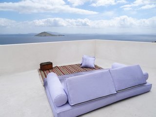 Apocosmo Resort