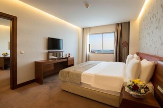 Ramada Hotel & Suites by Wyndham Istanbul Atakoy