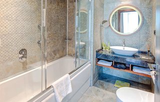 DoubleTree by Hilton Hotel Istanbul - Piyalepasa