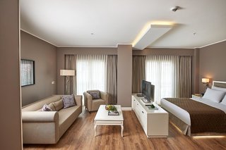 Renata Suites Boutique Hotel