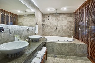 Renata Suites Boutique Hotel