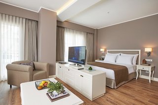 Renata Suites Boutique Hotel