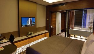 Royal Stay Palace Hotel
