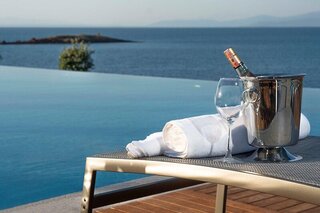 Highend Hotel & Residance